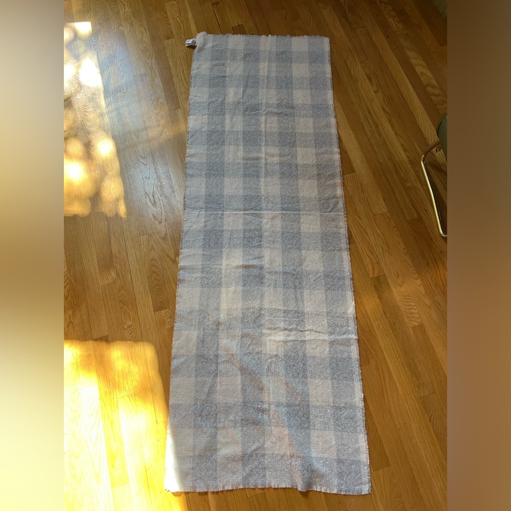 New with tags! Old Navy Scarf 🧣.